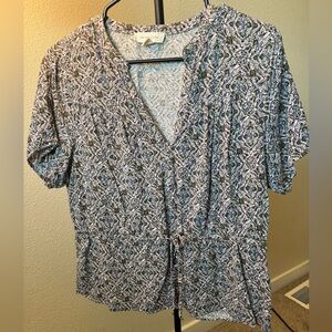 Treasure & Bond Women’s V-neck Blouse